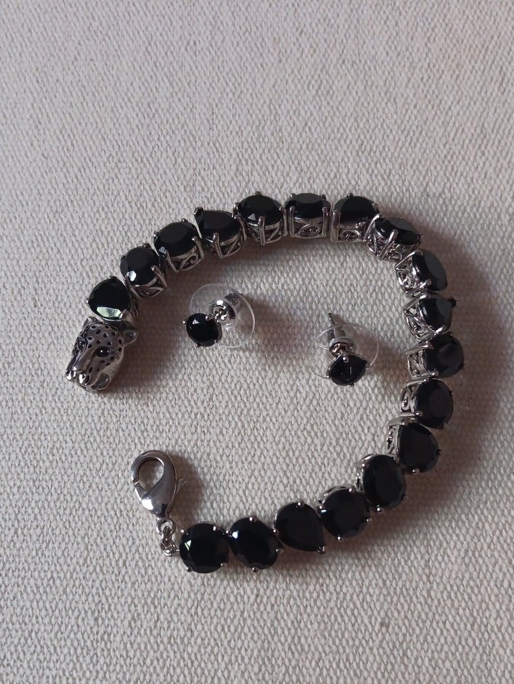 EverTrue Thai Black Spinel 41.90 ctw Panther Head Bracelet (6.50 Inches)